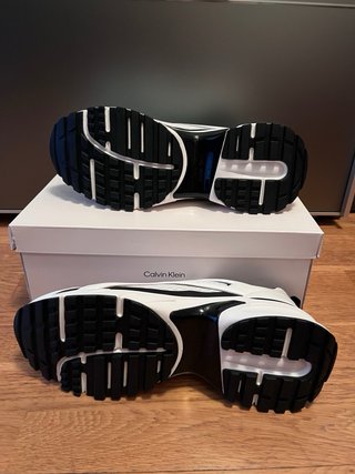 Calvin Klein blancas 45