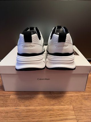 Calvin Klein blancas 45