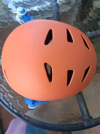 Casco de patinete, bici o skate, scooter o deporte