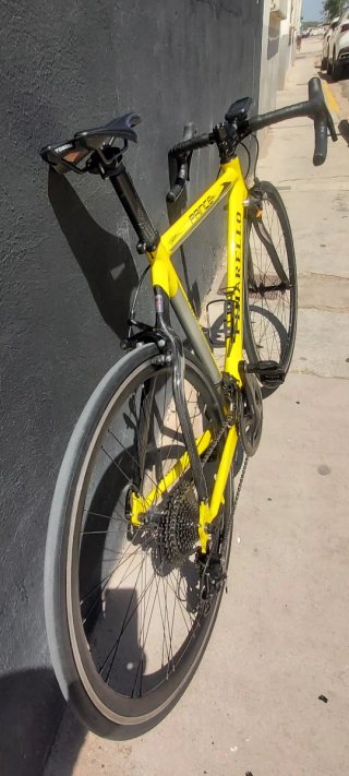 Bicicleta Pinarello Prince Amarilla