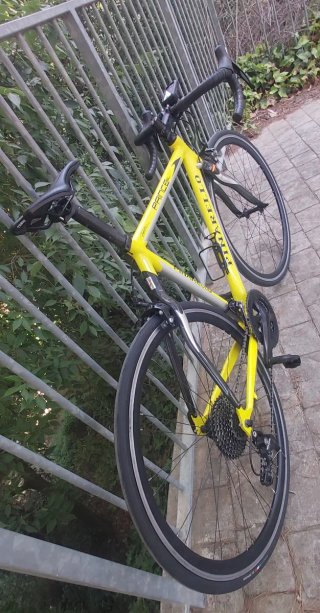 Bicicleta Pinarello Prince Amarilla
