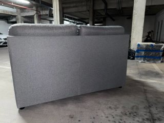 Sofá 2 plazas gris impecable