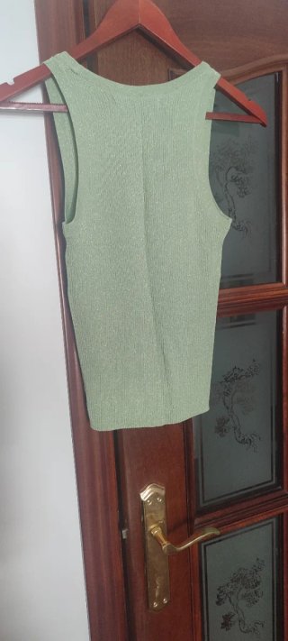 Camiseta verde brillante talla S sin estrenar