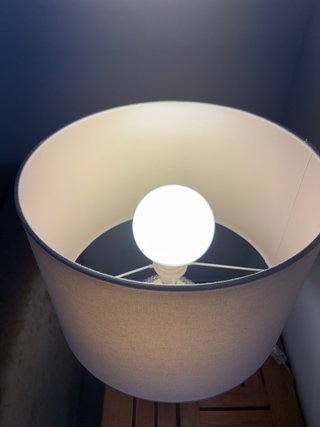Lámpara de mesa cerámica azul y blanca