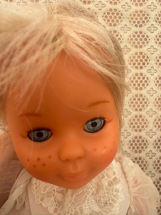 Nancy muñeca años 80 con pecas y flequillo