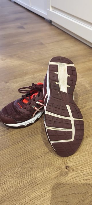 Zapatillas ASICS Marrón/Rojo