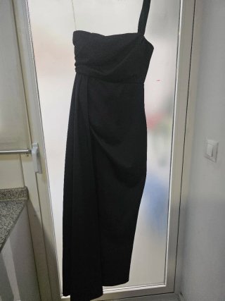 Vestido Negro Largo Asimétrico