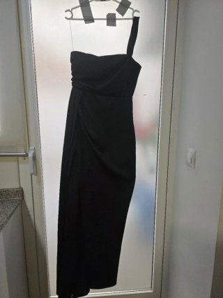 Vestido Negro Largo Asimétrico