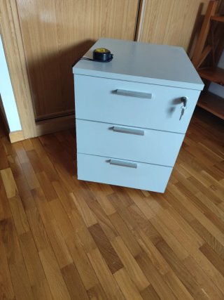 Cajonera de escritorio con ruedas