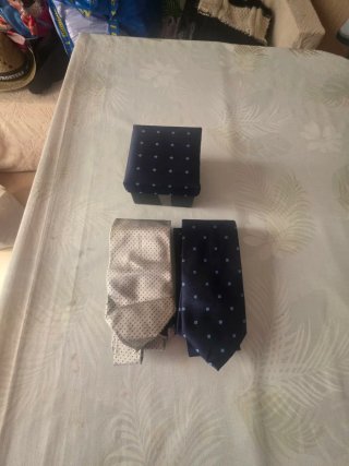 Juego de 2 corbatas Andrew's Ties lunares