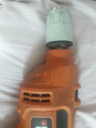 2 Taladros un black+decker y un bosch.