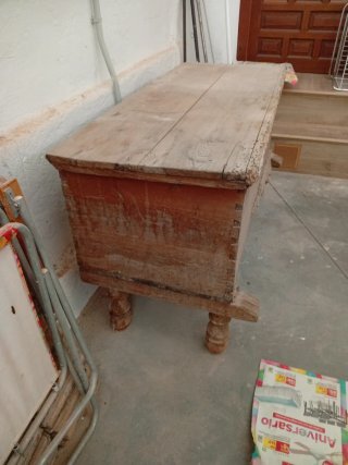 Arca de madera antigua
