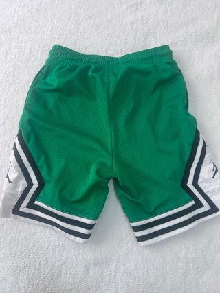 Pantalón corto Jordan verde y blanco