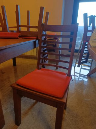 Conjunto de silla y mesa extensible de madera