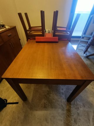 Conjunto de silla y mesa extensible de madera