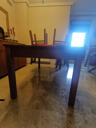 Conjunto de silla y mesa extensible de madera