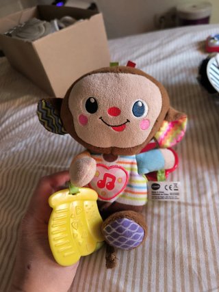 Monito parlanchín VTech con sonajero