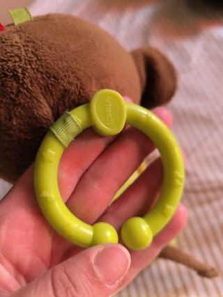 Monito parlanchín VTech con sonajero