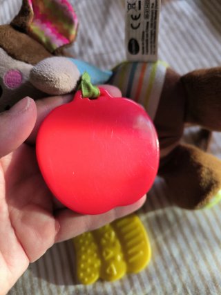 Monito parlanchín VTech con sonajero
