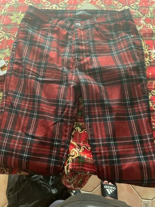 Pantalones ZARA cuadros rojos y negros