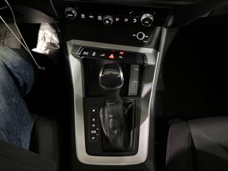Audi Q3 45 TFSIE 245 S-TRONIC BUSINESS (2022)