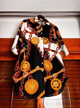 Precioso vestido camisero estampado cadenas Talla
