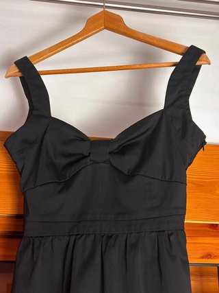 Vestido corto negro Relish con escote lazo talla 3
