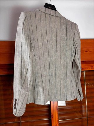 Chaqueta americana lino Fuentecapala gris raya dip