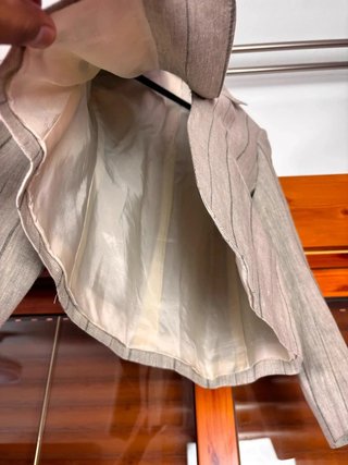 Chaqueta americana lino Fuentecapala gris raya dip