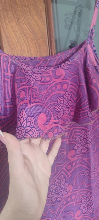 Blusa morada y rosa con estampado floral