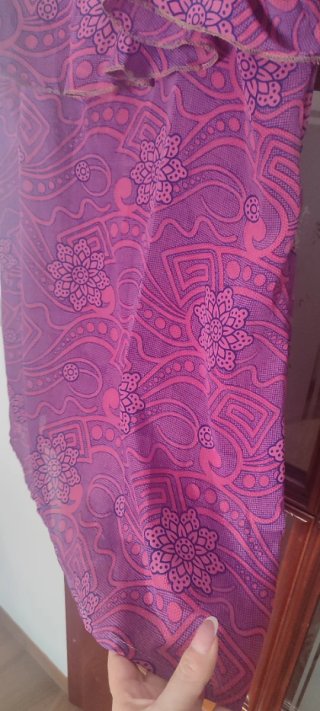 Blusa morada y rosa con estampado floral