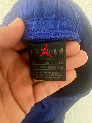Pantalón corto Jordan azul y blanco