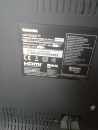 Televisión Toshiba con mando universal