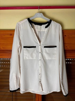 Camisa beige contraste Zara Talla M