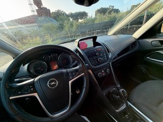 Opel Zafira Tourer 2011