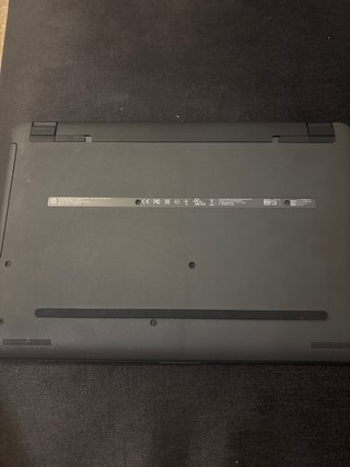Ordenador HP gris casi nuevo