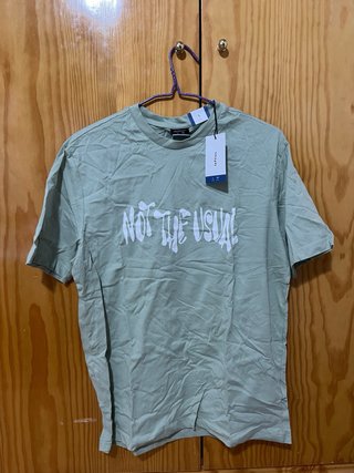 Conjunto camisa y camisetas talla L nuevas