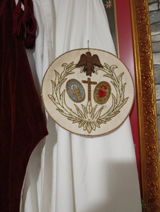 Túnica Nazareno Cerro del Águila Completa
