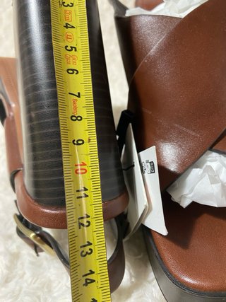 Zapatos de tacón marrones piel nuevos