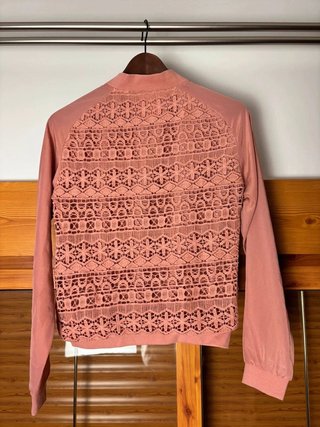 Chaqueta bomber rosa encaje Piazza Italia S