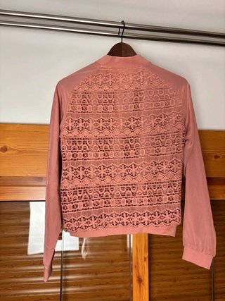 Chaqueta bomber rosa encaje Piazza Italia S
