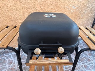 Barbacoa de carbón restaurada