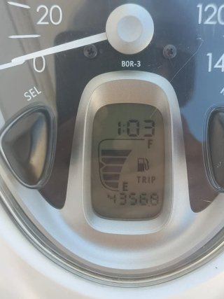 Moto Scooter Blanca y Negra Lista