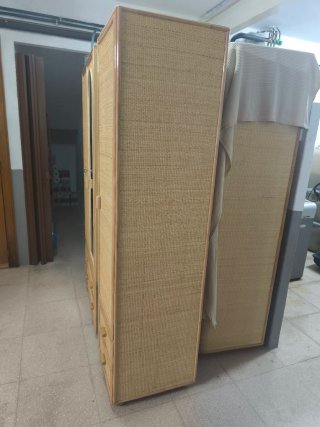Armario de bambú y mimbre con espejo