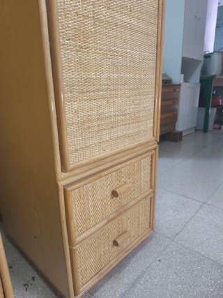 Armario de bambú y mimbre con espejo