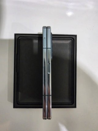 Samsung Galaxy Z Fold 4