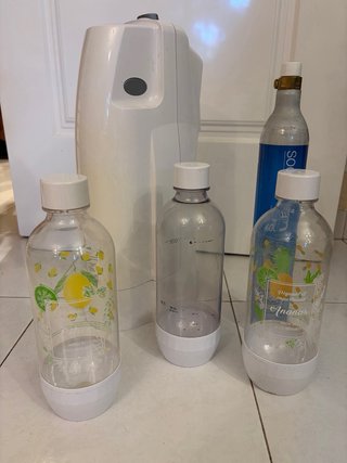 Máquina de agua con gas Soda Stream Jet.