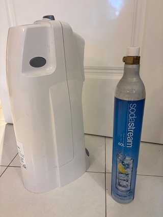 Máquina de agua con gas Soda Stream Jet.