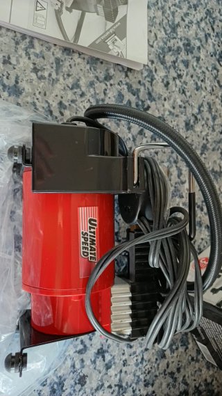 Mini compresor Ultimate Speed UMK 10 A1