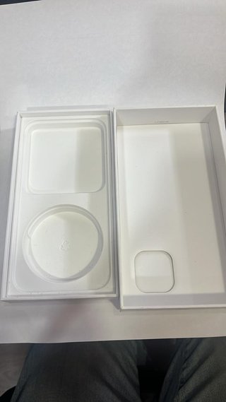Caja vacía iPhone 12 64gb int_8405
